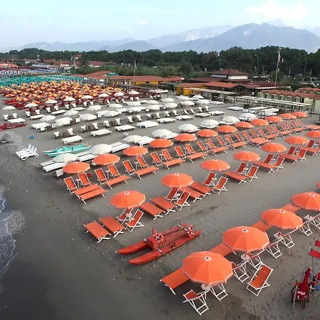 La Bussola Marina di Massa