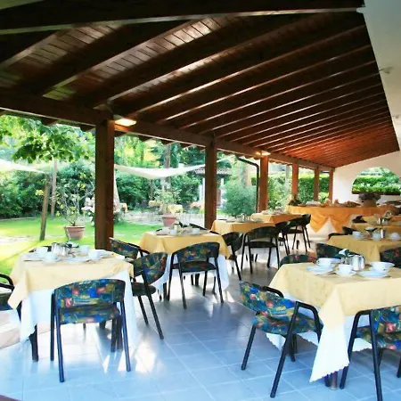 Otel La Bussola Marina di Massa